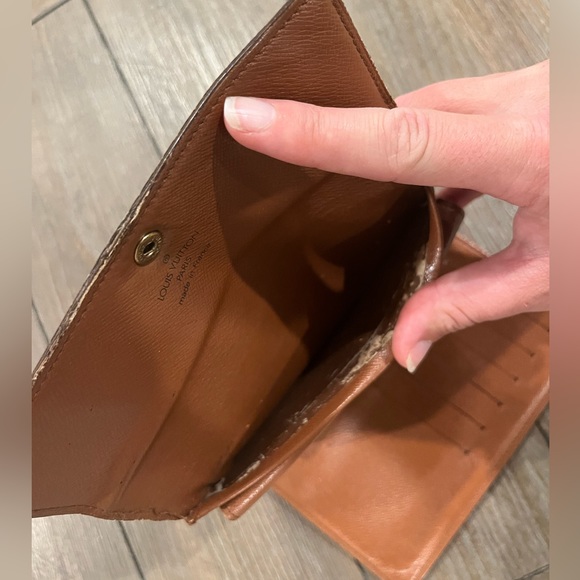 Louis Vuitton Trifold Wallet - Picture 9 of 17